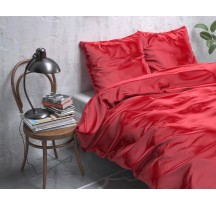 Piros selyem ágynemű